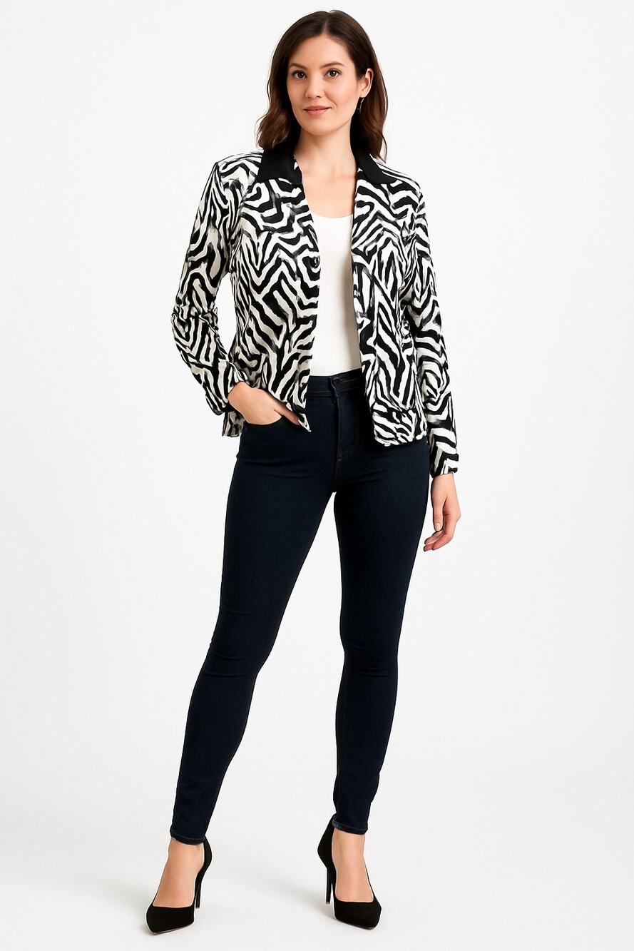 Yansi Fugel Women’s Black White Geometric Print Short Blazer Jacket Size Large